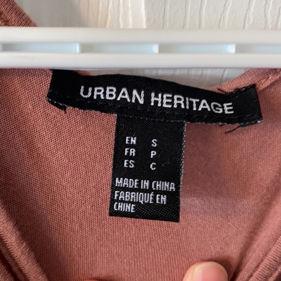 Cute pink sleeveless top. Size S - Picture 2 of 2